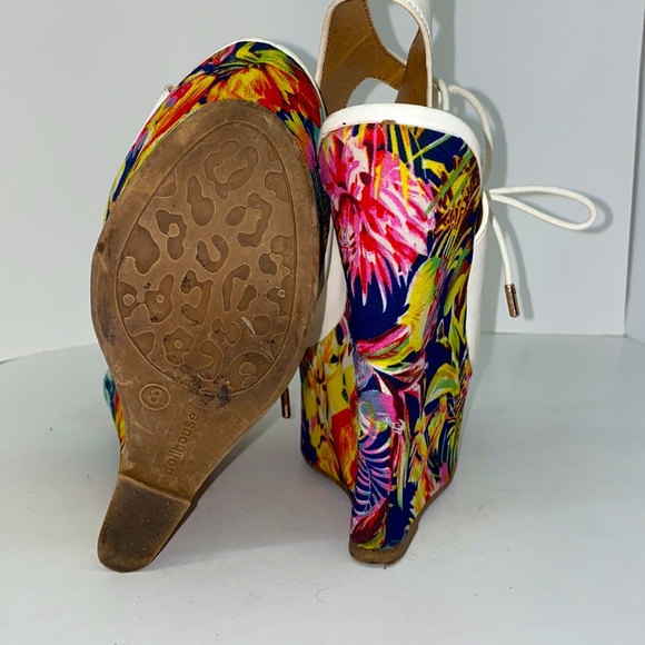 Dollhouse wedges women size 8 very colorful and sassy 💯🔥🔥💥 - Picture 8 of 9